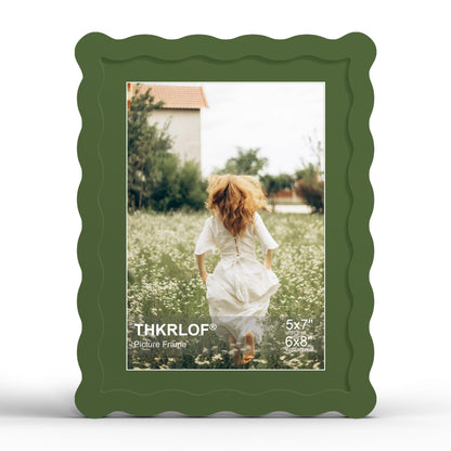 4x6 Picture Frame with Mat for 3.5x5, Wavy Edge Wooden Real Glass Photo Frame for Tabletop and Wall Hanging, Green, 1 Pack