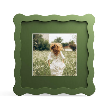 4x6 Picture Frame with Mat for 3.5x5, Wavy Edge Wooden Real Glass Photo Frame for Tabletop and Wall Hanging, Green, 1 Pack