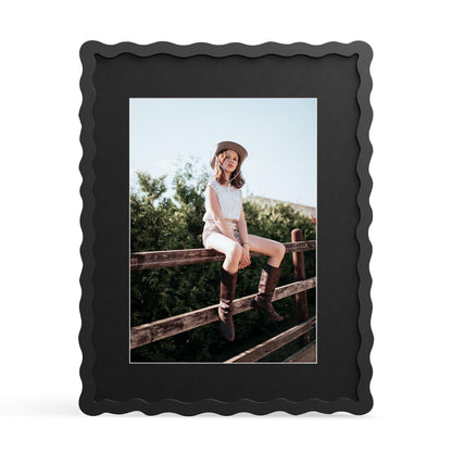 4x6 Picture Frame with Mat for 3.5x5, Wavy Edge Wooden Real Glass Photo Frame for Tabletop and Wall Hanging, Green, 1 Pack