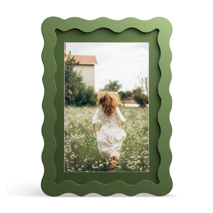 4x6 Picture Frame with Mat for 3.5x5, Wavy Edge Wooden Real Glass Photo Frame for Tabletop and Wall Hanging, Green, 1 Pack