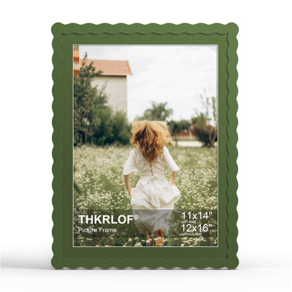 4x6 Picture Frame with Mat for 3.5x5, Wavy Edge Wooden Real Glass Photo Frame for Tabletop and Wall Hanging, Green, 1 Pack