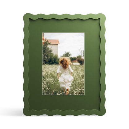 4x6 Picture Frame with Mat for 3.5x5, Wavy Edge Wooden Real Glass Photo Frame for Tabletop and Wall Hanging, Green, 1 Pack
